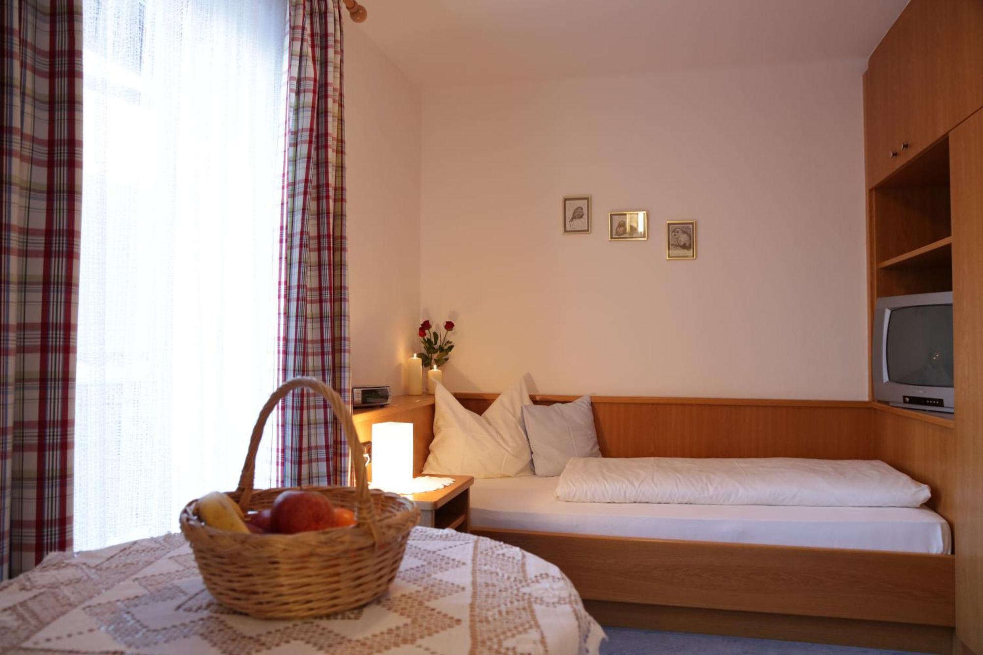 Gaestehaus Luise Waidring Habitación foto